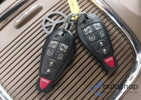 2014 Chrysler Town & Country Limited из США, поврежденный, VIN 2C4RC1GG3ER408092